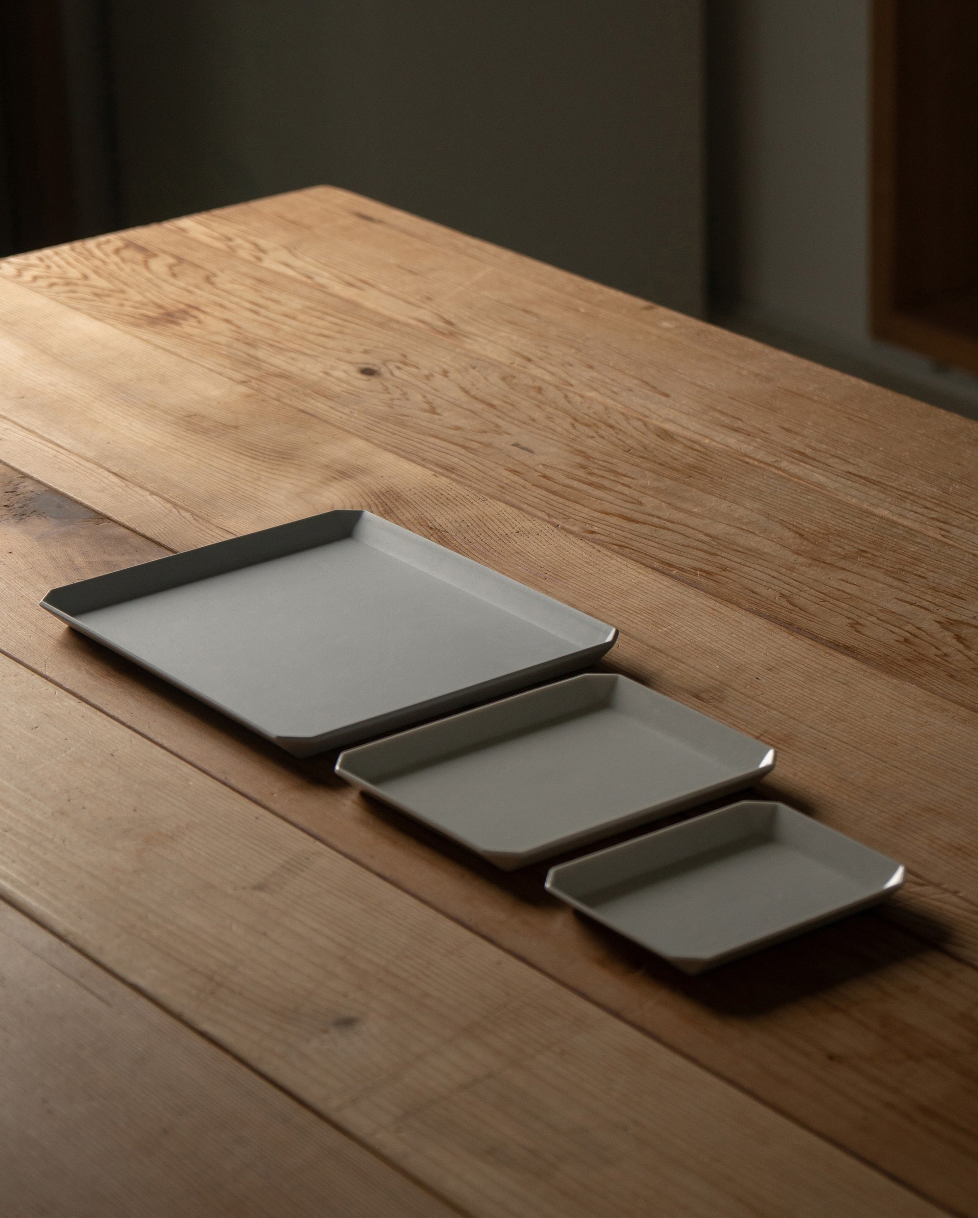 TY Square Plate [Matte Grey]