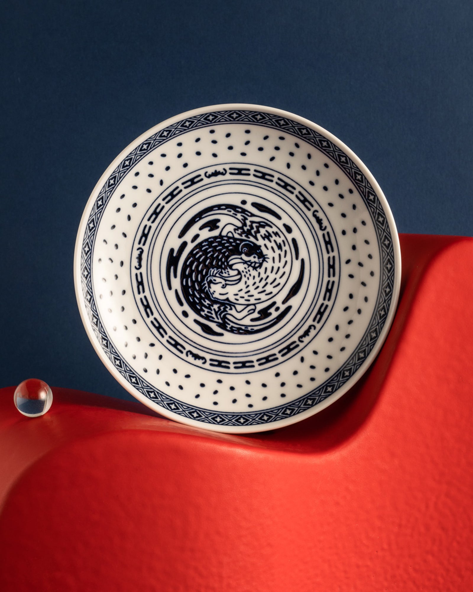 Patterns of Our Time - Otters Rice Grain Porcelain Plate (15cm)