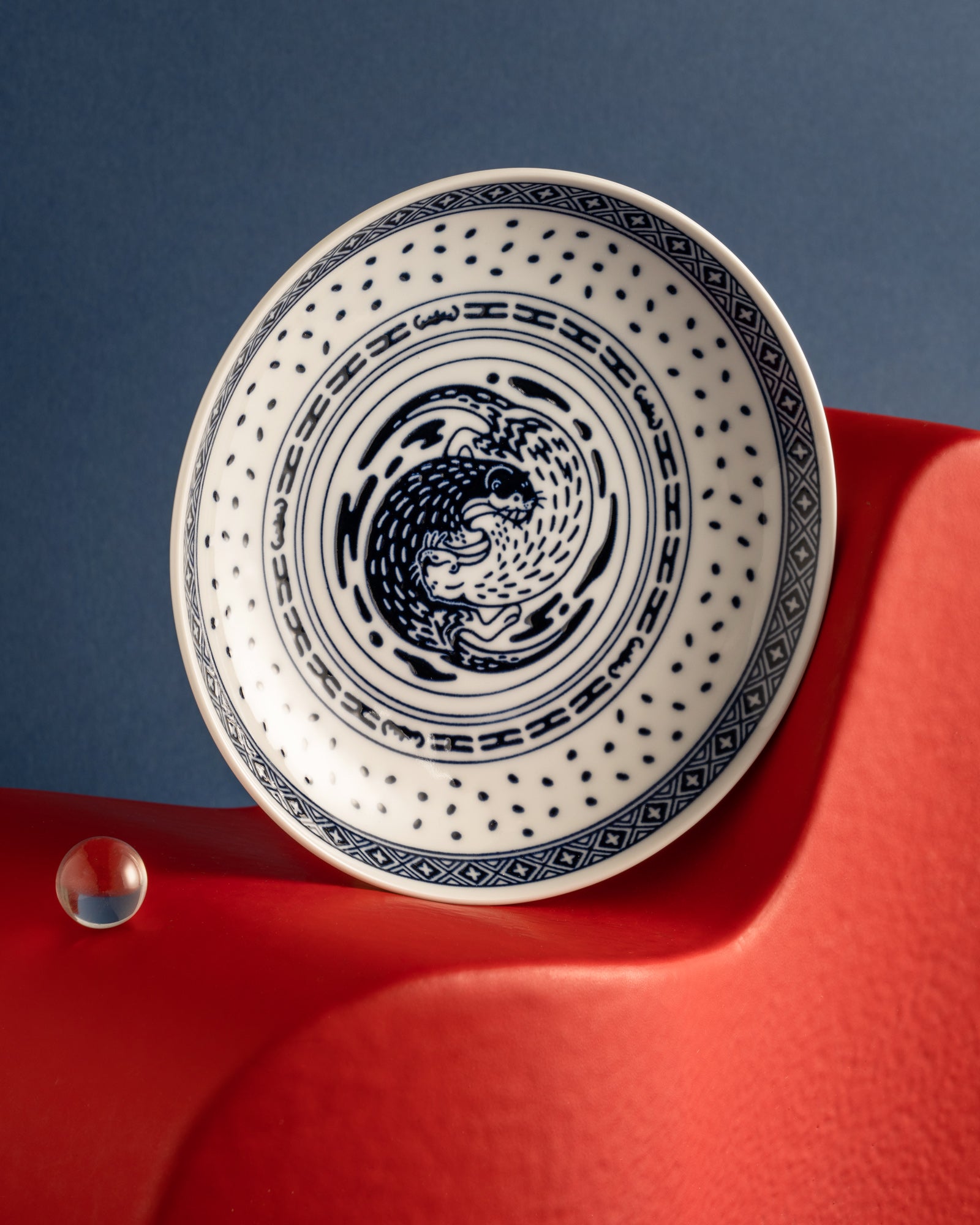 Patterns of Our Time - Otters Rice Grain Porcelain Plate (15cm)