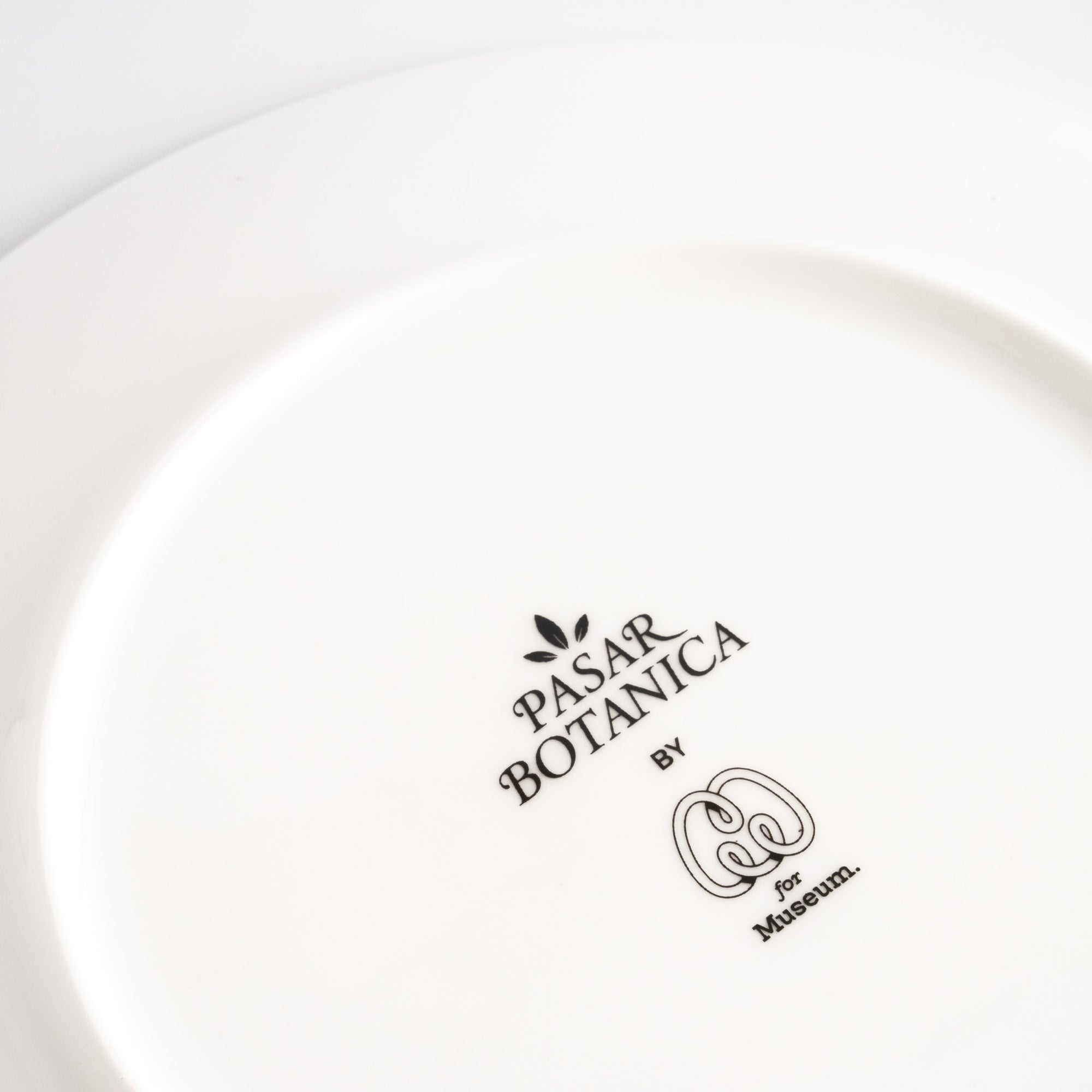 Pasar Botanica- Shiitake 8 Inch Plate